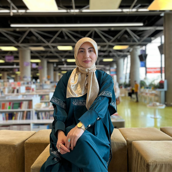 سیده سارا ریاضی